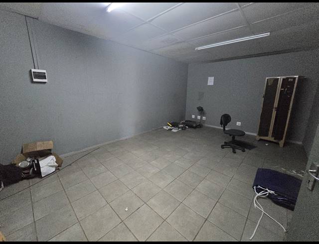 3,000M² WAREHOUSE TO LET IN BOKSBURG EAST